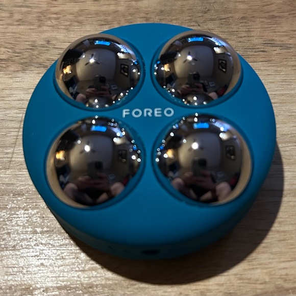 FOREO BEAR 2 Body Microcurrent Toning Device – Like New